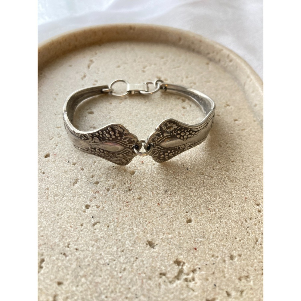 Vintage Silverplated Spoon Bracelet Upcycled 1847 Rogers Bros Grape Vine Motif‎